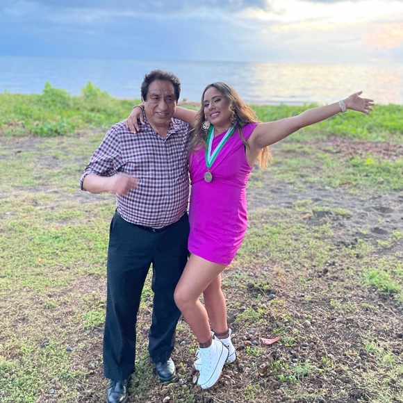 Magenta color. Size medium - Picture 4 of 5